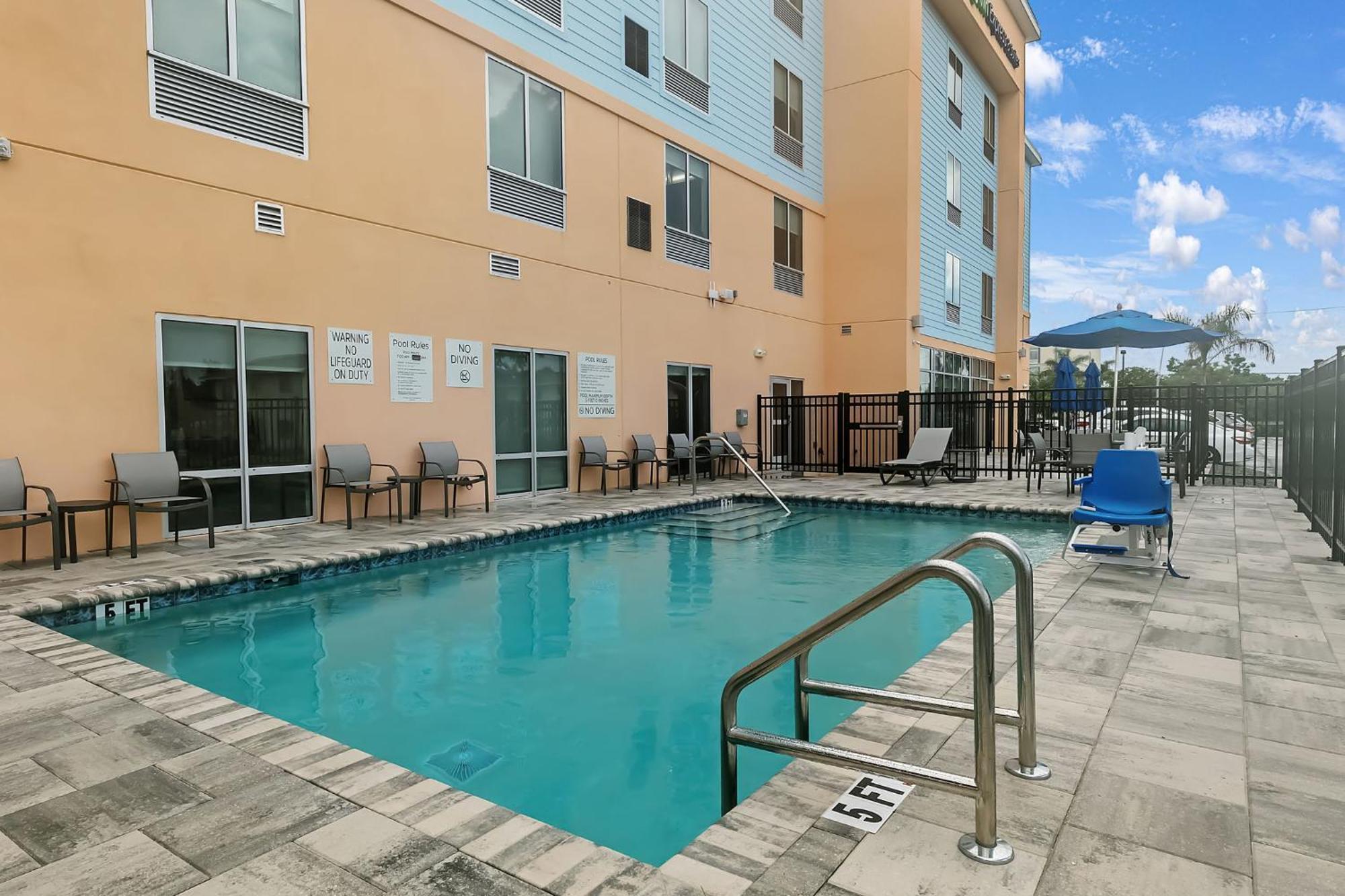 Holiday Inn Express And Suites - Nokomis - Sarasota South Ngoại thất bức ảnh